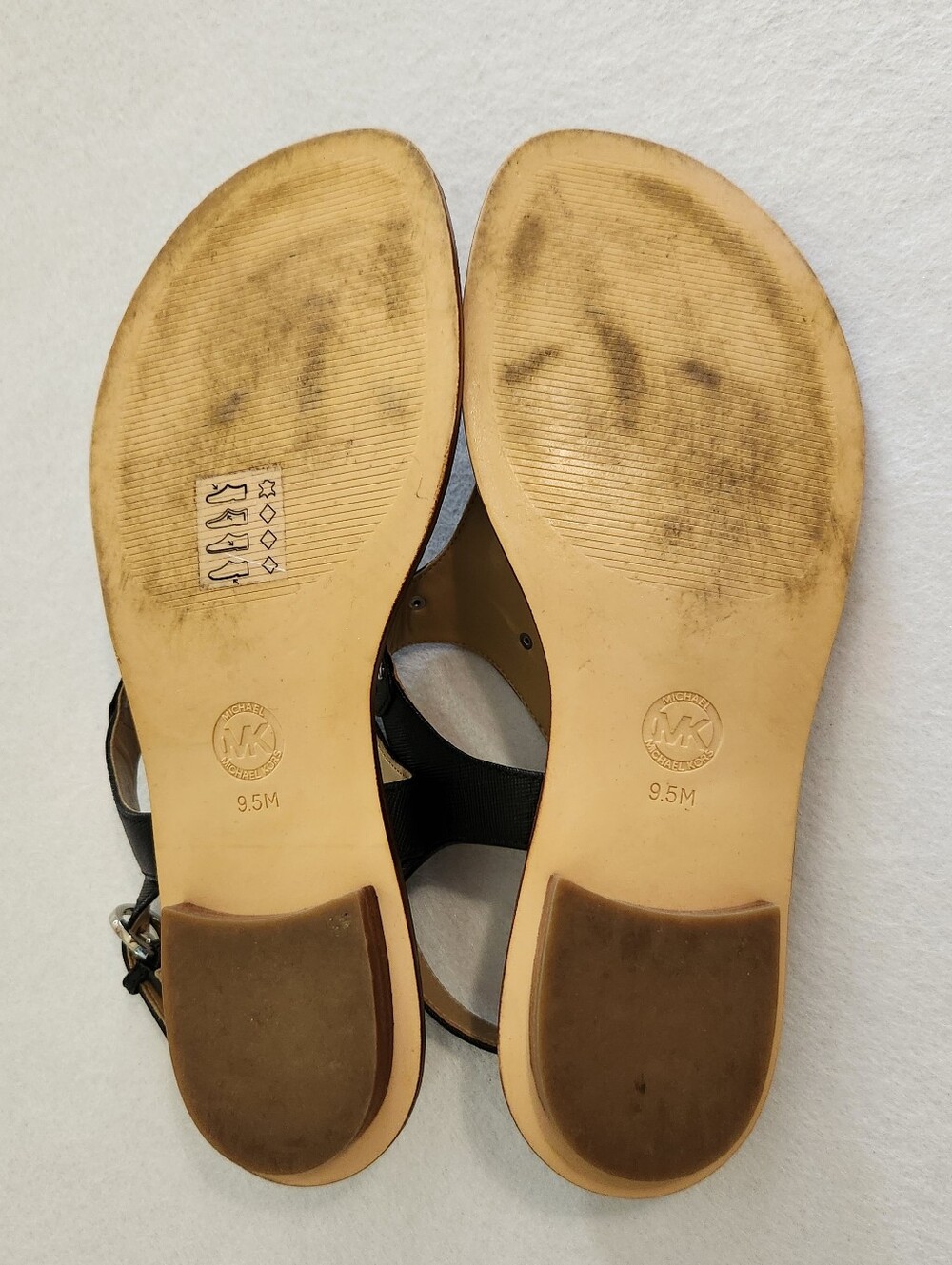 Michael Kors Women’s Black Leather T-Strap Sandals Size 9.5 - Picture 8 of 9